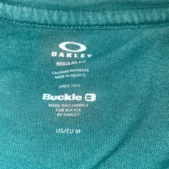 Men’s the Buckle Oakley Disruptive By Design T-Shirt - Picture 5 of 7